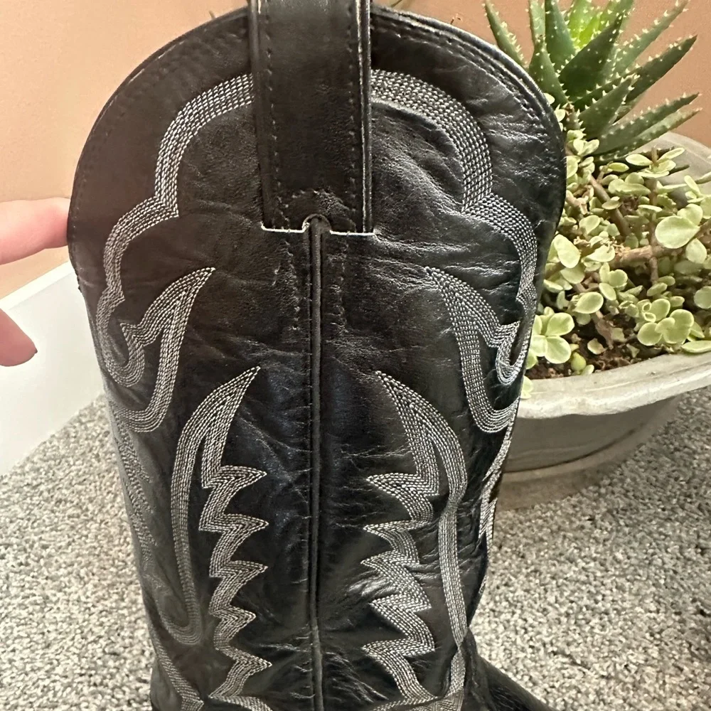 Justin Boots Black Leather Western Boots. - Picture 4 of 6